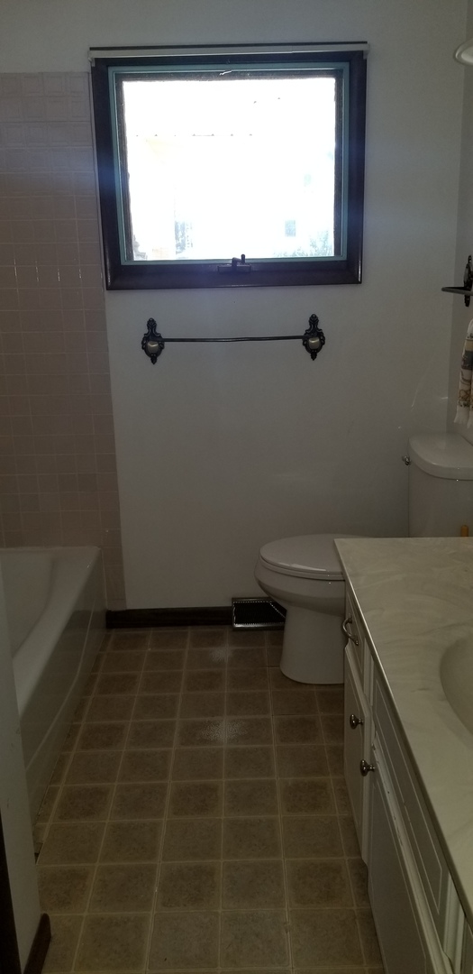 25063 Genesee Road Sterling, IL 61081 - Photo 10 of 17 Gallery Image 10