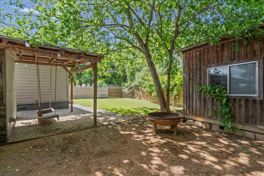 3606 Abbate Circle Austin, TX 78721 - Photo 21 of 23