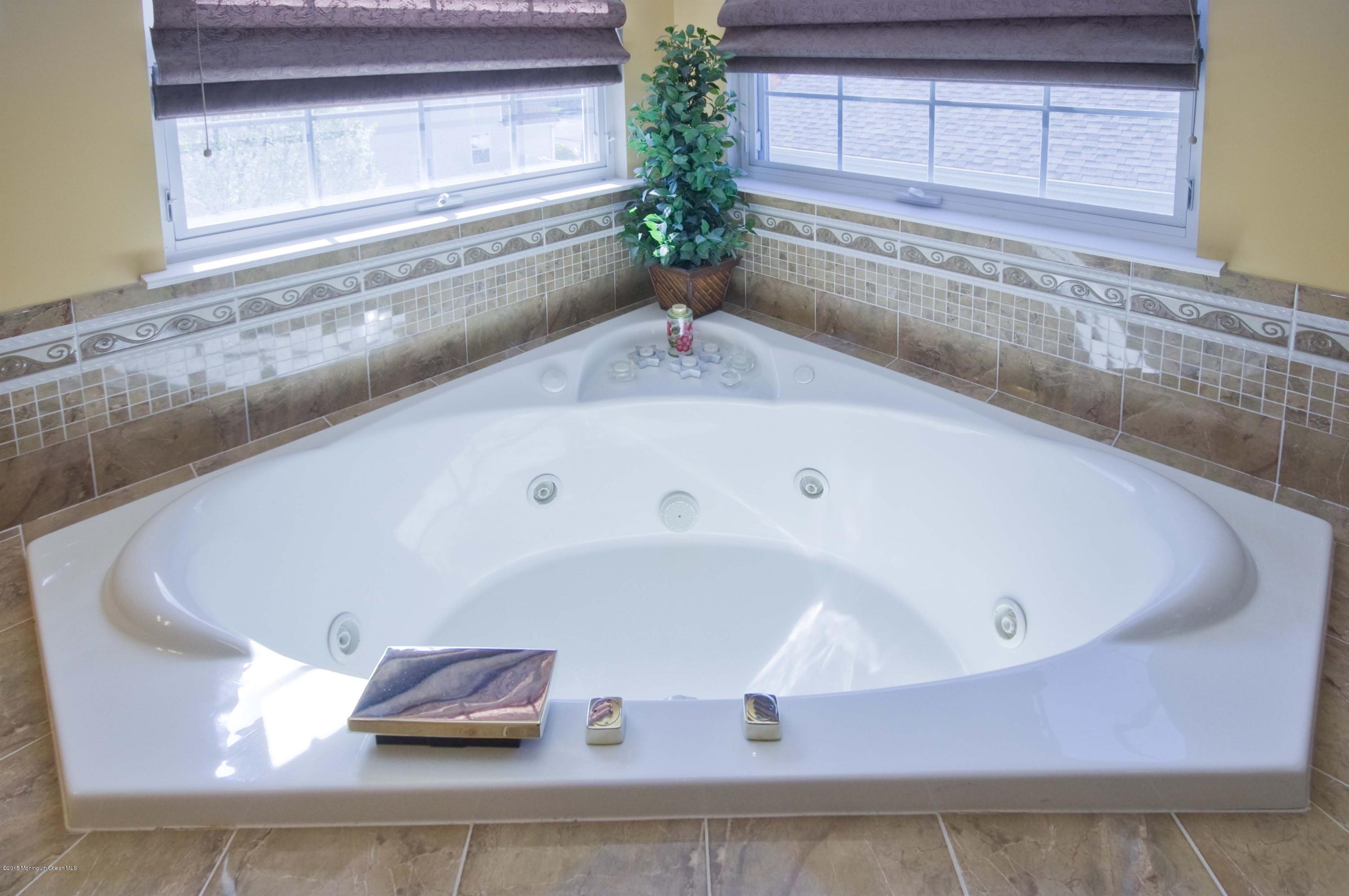 4 Boyd Road Hazlet, NJ 07730 - Photo 17 of 27 027_MASTER BATHROOM