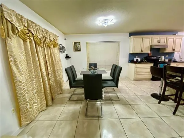 $2,000 | 4168 Lac Saint Pierre Drive, Harvey, LA 70058