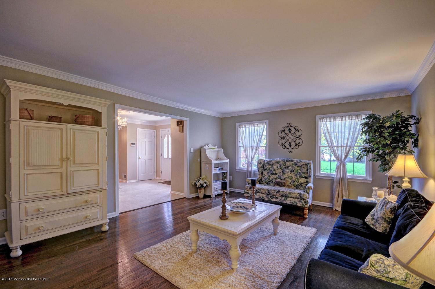 15 Yellowbrook Road Marlboro, NJ 07746 - Photo 8 of 36 Living room