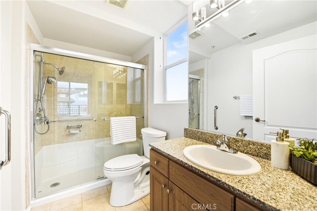 200 North 5th Street, Unit 101 Alhambra, CA 91801 - Photo 11 of 16 Primary Bathroom