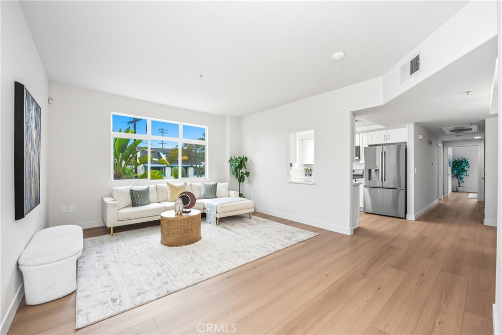 200 North 5th Street, Unit 101 Alhambra, CA 91801 - Photo 2 of 16 Living Room