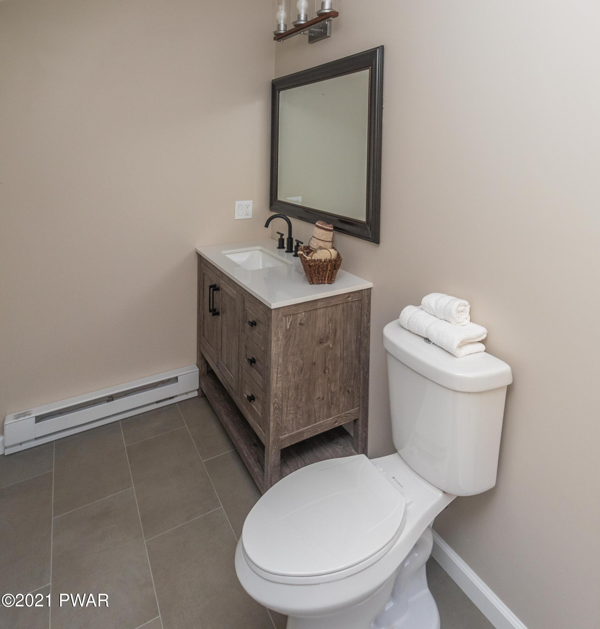 204 Raymondskill Road Milford, PA 18337 - Photo 19 of 25 DSC_0046