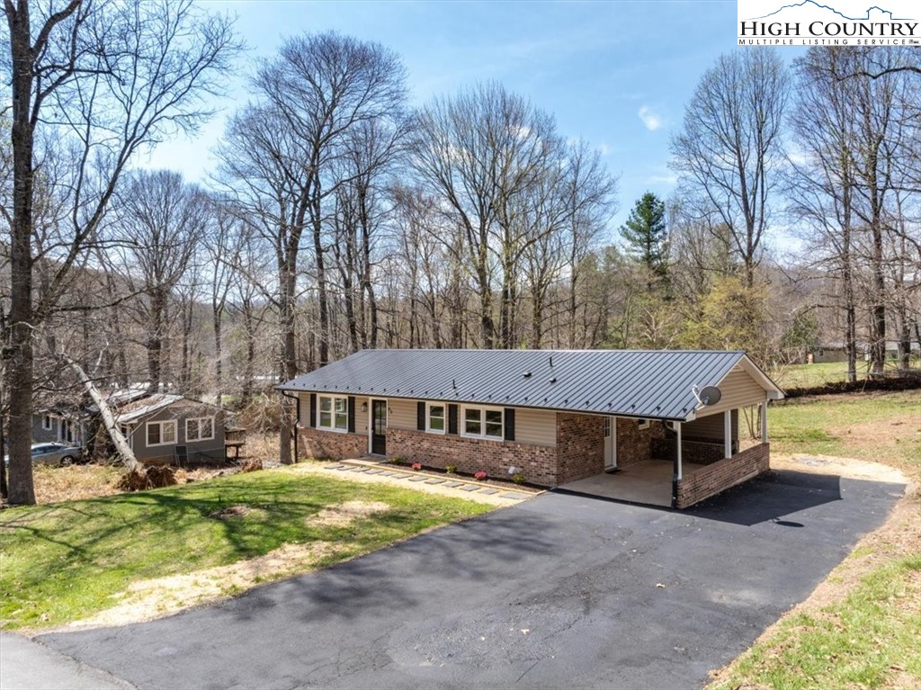 45 Miles Street Sparta, NC 28675 - Photo 2 of 30