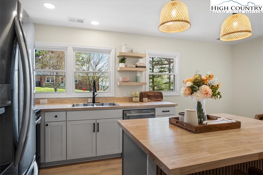 45 Miles Street Sparta, NC 28675 - Photo 10 of 30