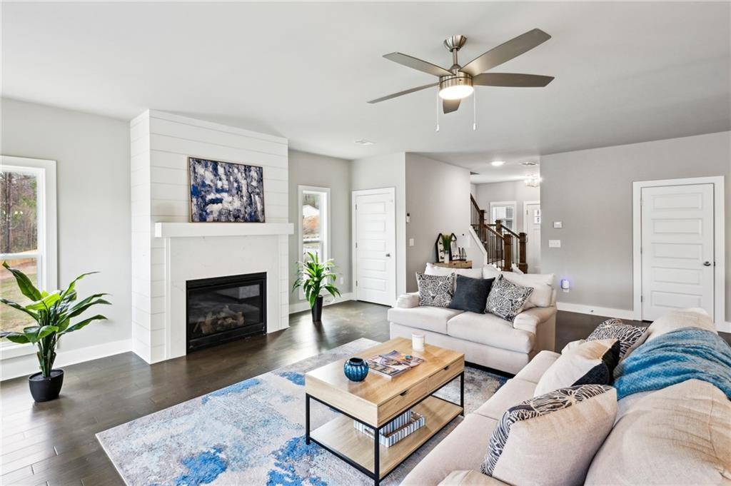 3131 Stonegate Drive Atlanta, GA 30331 - Photo 6 of 28 Gallery Image 6
