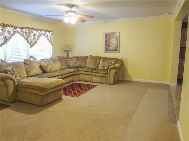 480 Cheatham Road Goodspring, TN 38460 - Photo 5 of 20 Living Room is 17x15