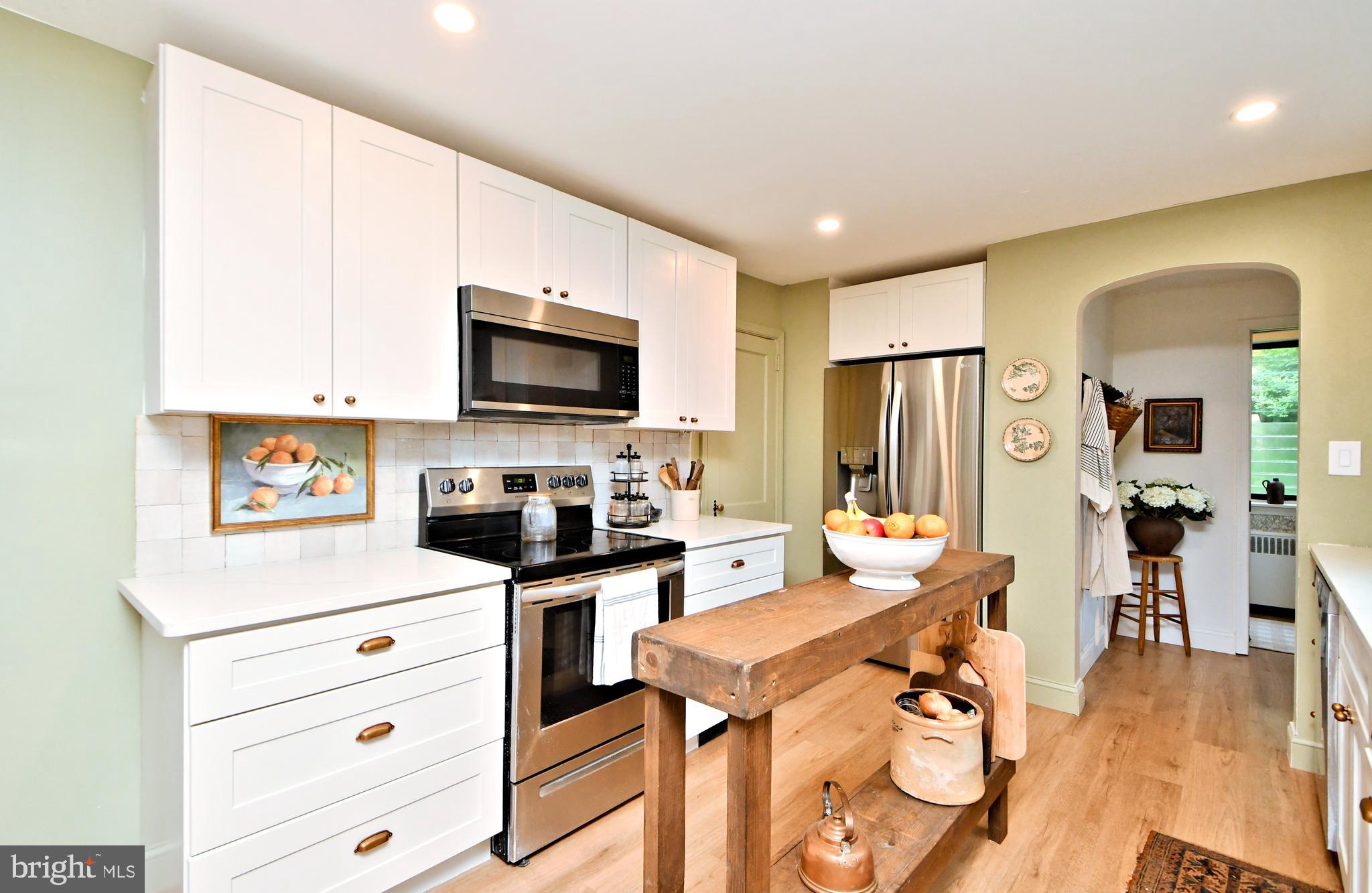 300 Canterbury Road Havertown, PA 19083 - Photo 10 of 25 Newer but with character