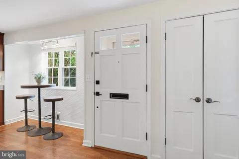 $775,000 | 7002 Lee Park Court, Falls Church, VA 22042