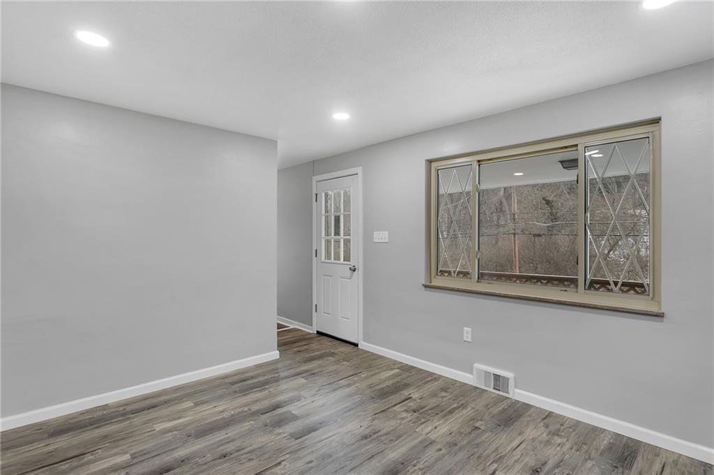 2516 Noblestown Road Pittsburgh, PA 15205 - Photo 7 of 25 Gallery Image 7