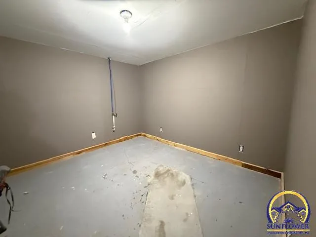 $119,900 | 422 Arundel Street, Emporia, KS 66801