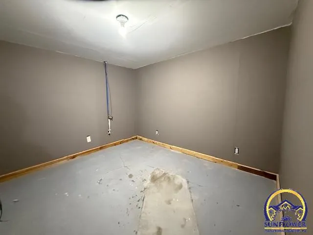 $119,900 | 422 Arundel Street, Emporia, KS 66801