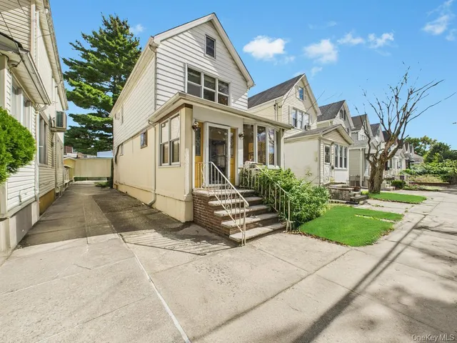 $899,000 | 36-17 201st Street | Auburndale