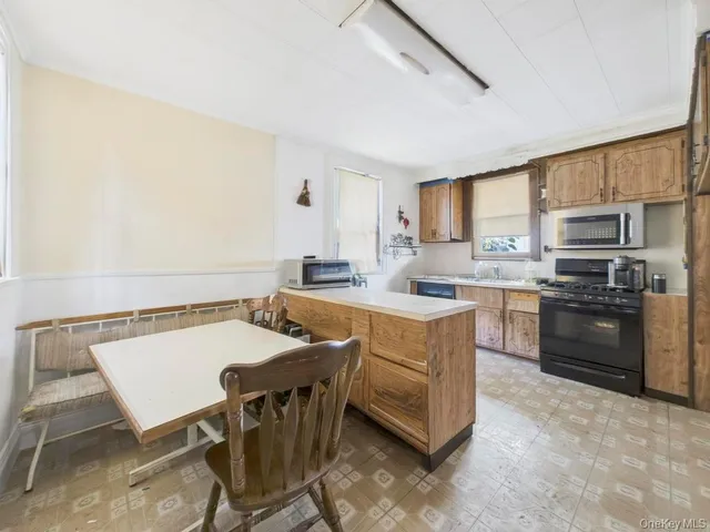 $899,000 | 36-17 201st Street | Auburndale