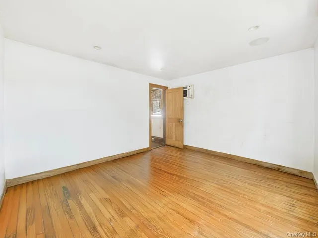 $899,000 | 36-17 201st Street | Auburndale