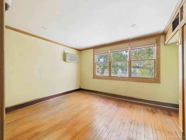 $899,000 | 36-17 201st Street | Auburndale