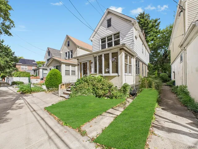 $899,000 | 36-17 201st Street | Auburndale