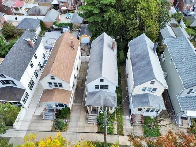 $899,000 | 36-17 201st Street | Auburndale