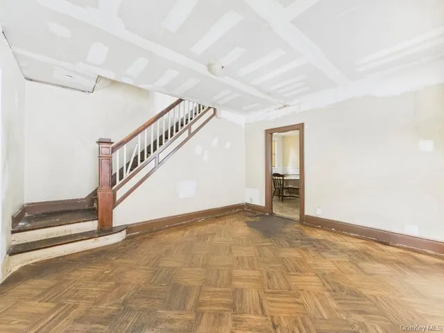 $899,000 | 36-17 201st Street | Auburndale