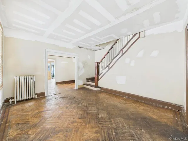 $899,000 | 36-17 201st Street | Auburndale