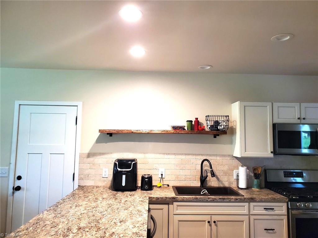 340 Kite Road Millers Creek, NC 28651 - Photo 10 of 26