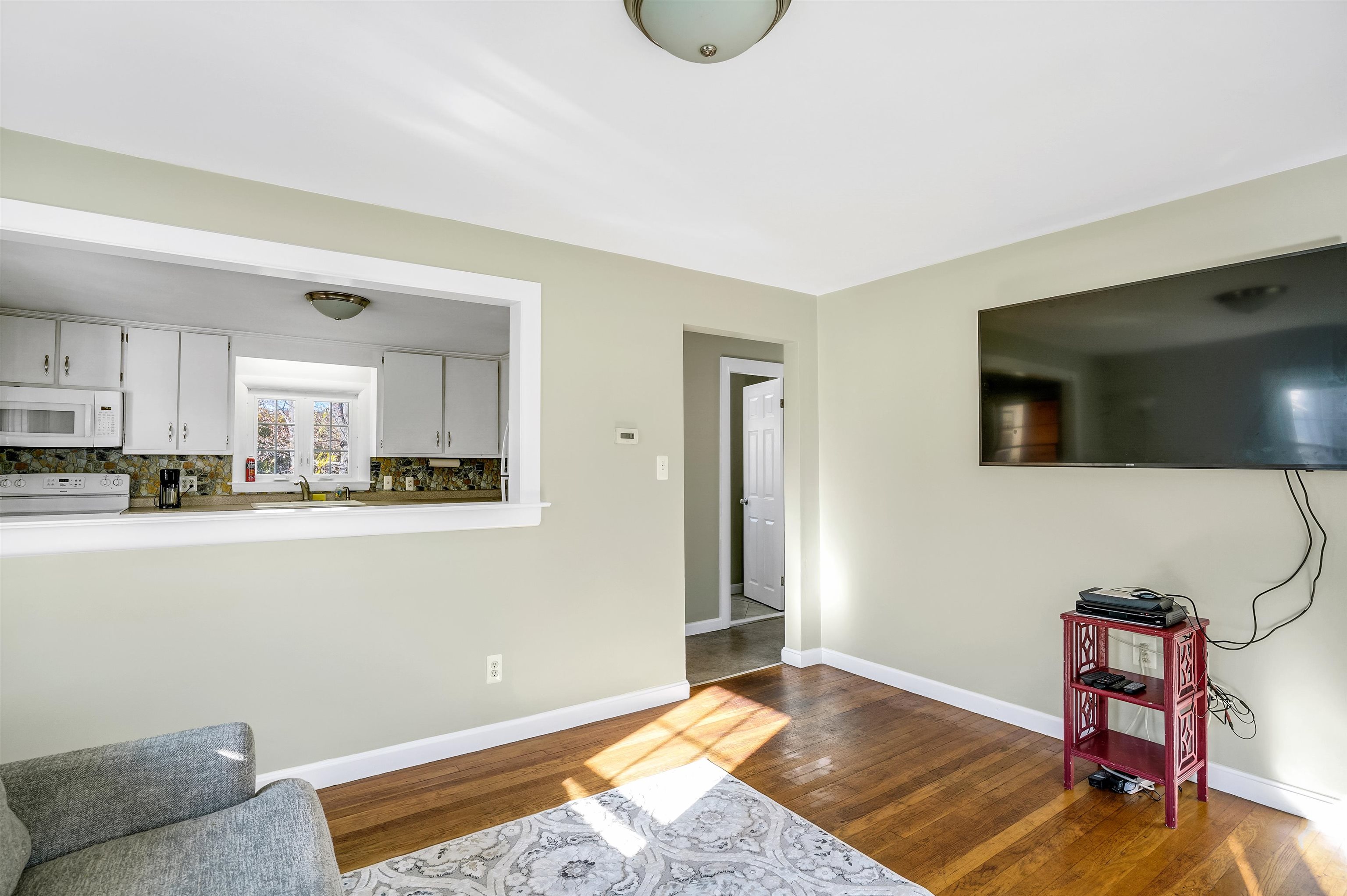 103 Leewood Street Manchester, NH 03103 - Photo 13 of 34