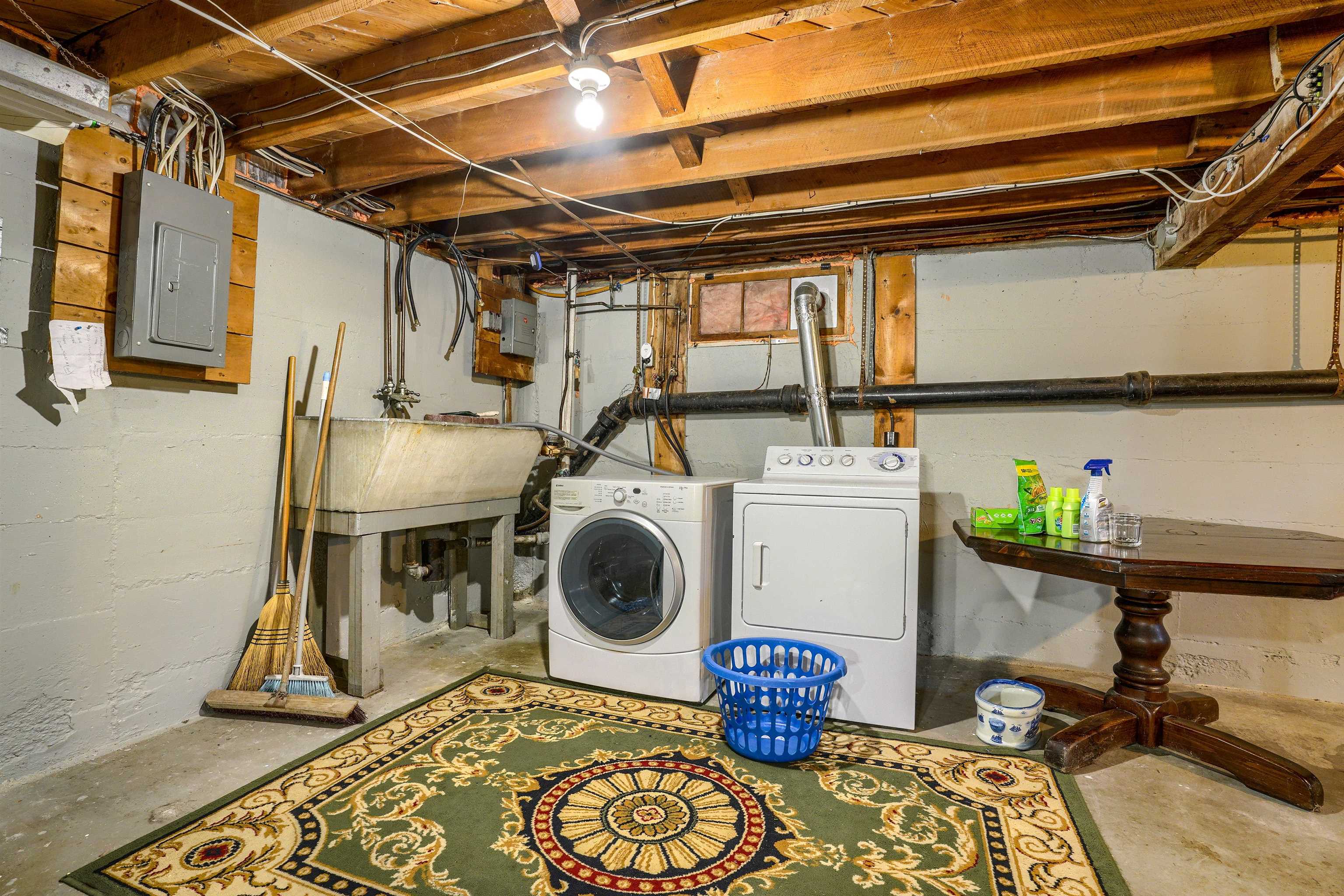 103 Leewood Street Manchester, NH 03103 - Photo 29 of 34