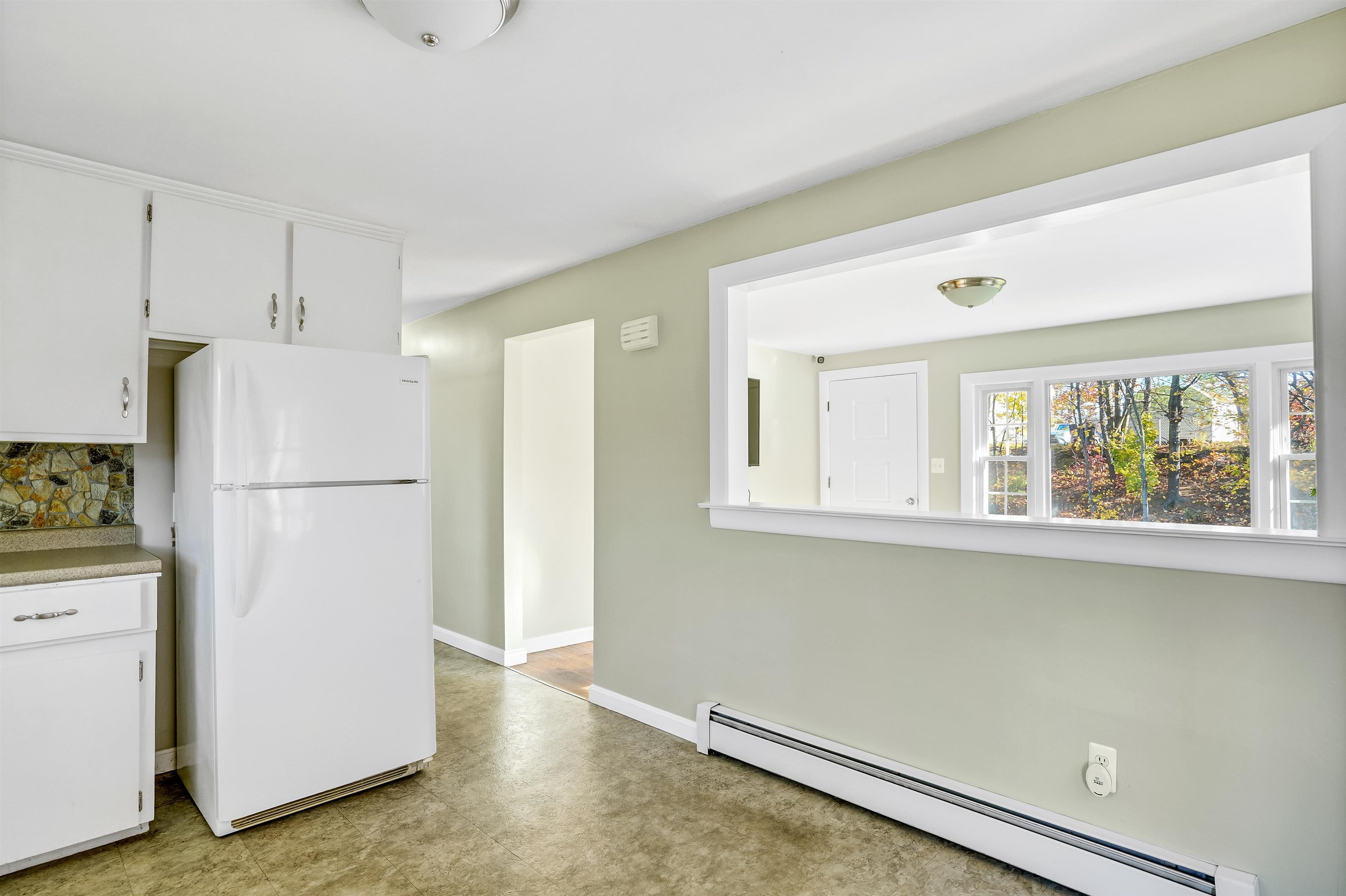 103 Leewood Street Manchester, NH 03103 - Photo 8 of 34