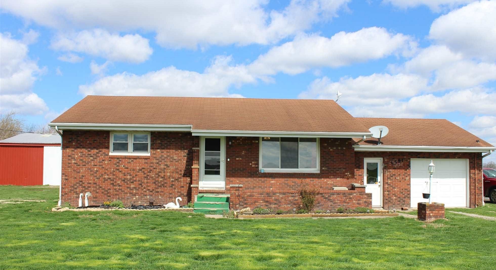 5581 State Rte 161 Extension Kell, IL 62853 - Photo 1 of 16
