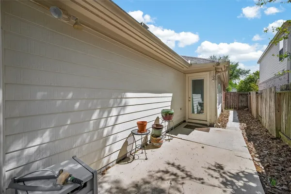 $2,000 | 2427 Colonial Springs Lane, Spring, TX 77386