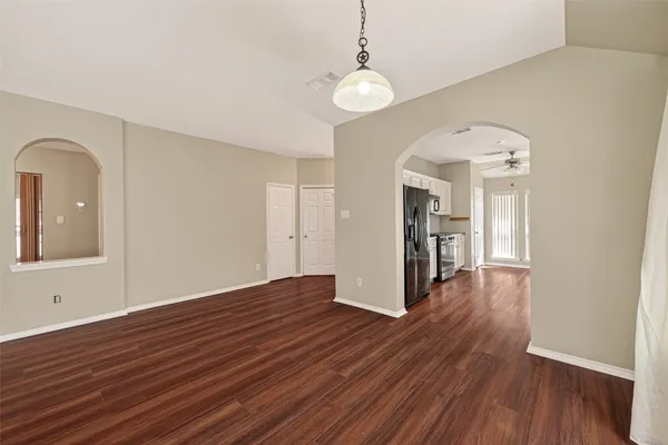 $2,000 | 2427 Colonial Springs Lane, Spring, TX 77386