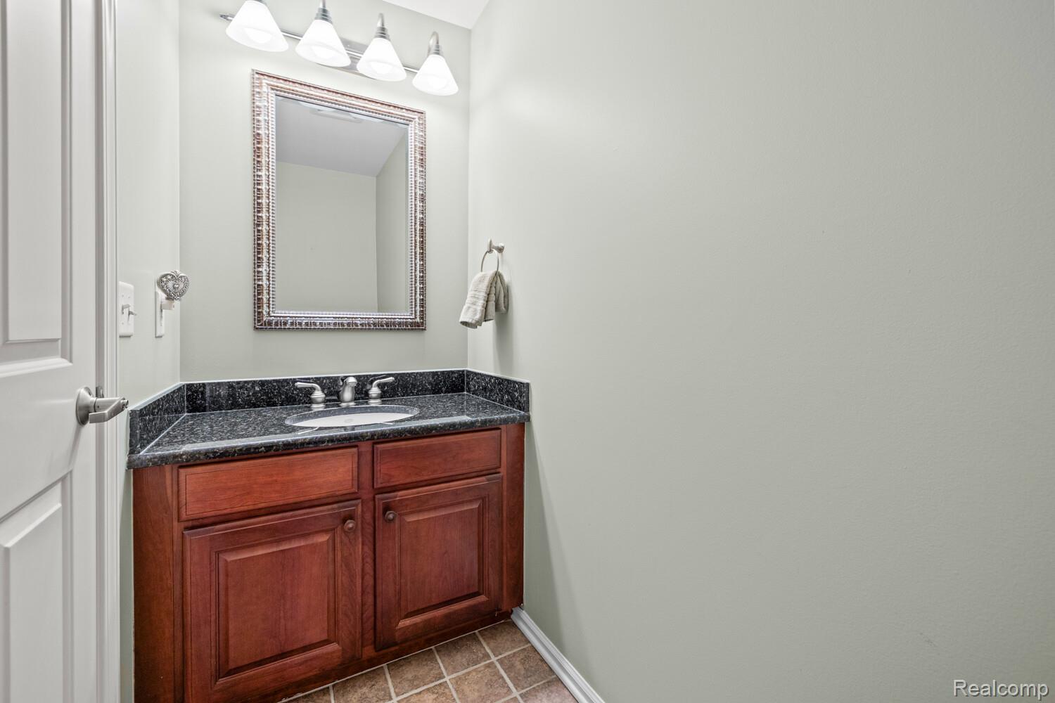 1131 Thorn Ridge Drive Howell, MI 48843 - Photo 26 of 47 31_1131_Thorn_Ridge_Dr31_mls.jpg