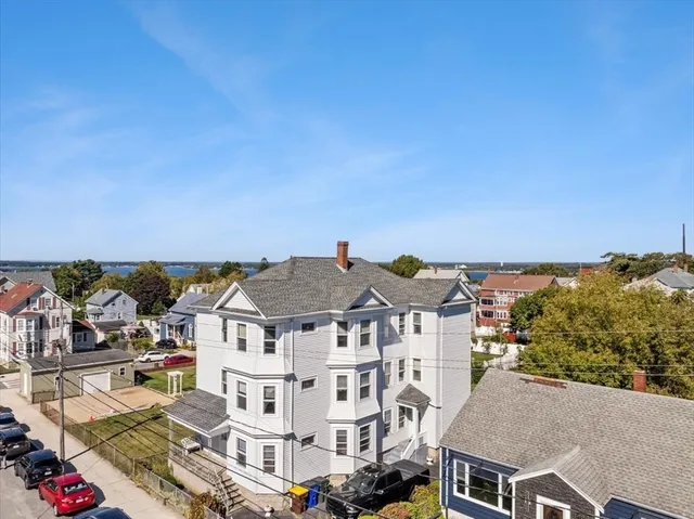 $2,300 | 576 Slade Street, Unit 2, Fall River, MA 02724