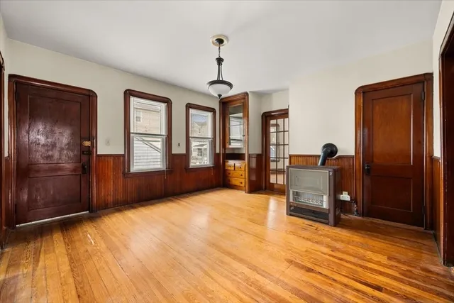 $2,300 | 576 Slade Street, Unit 2, Fall River, MA 02724