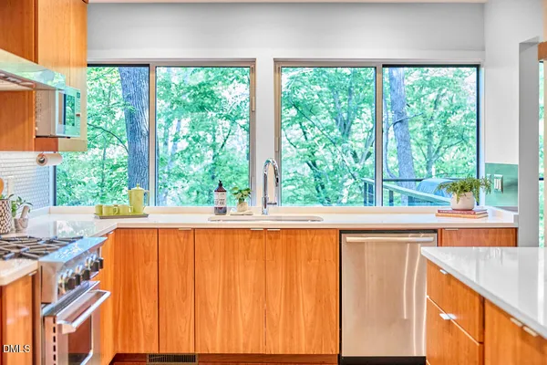 $1,700,000 | 216 Glenhill Lane, Chapel Hill, NC 27514