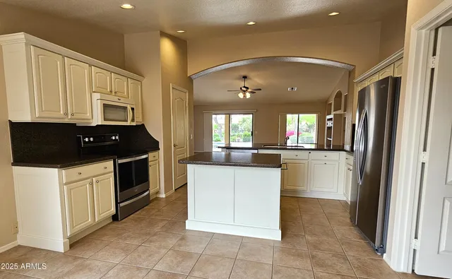 $2,800 | 15973 West Sheila Lane, Goodyear, AZ 85395