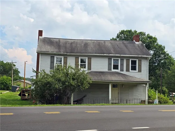 $900 | 101 Sandy Hill Road, Valencia, PA 16059
