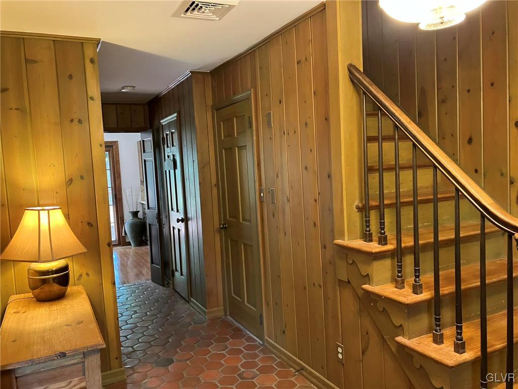 4290 Wellesley Road Bethlehem, PA 18017 - Photo 2 of 50 Foyer is great for entertaining. The wonderful tr