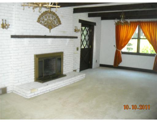 816 Great Road North Smithfield, RI 02896 - Photo 16 of 18 Living Room.