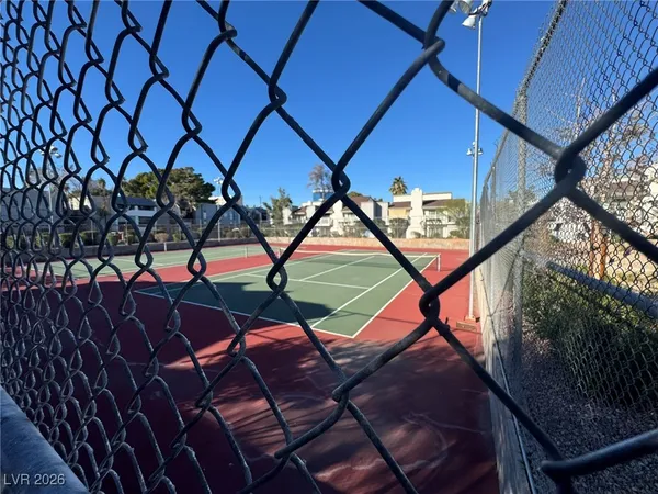 $1,600 | 518 Delfern Lane, Las Vegas, NV 89169