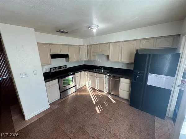 $1,600 | 518 Delfern Lane, Las Vegas, NV 89169