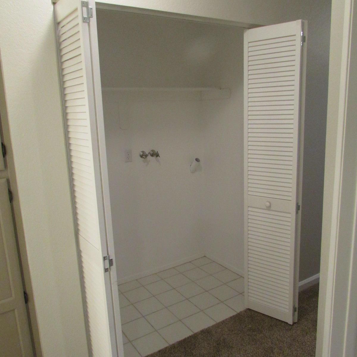 1832 Ivory Avenue Palmdale, CA 93550 - Photo 40 of 52 a bathroom with a shower