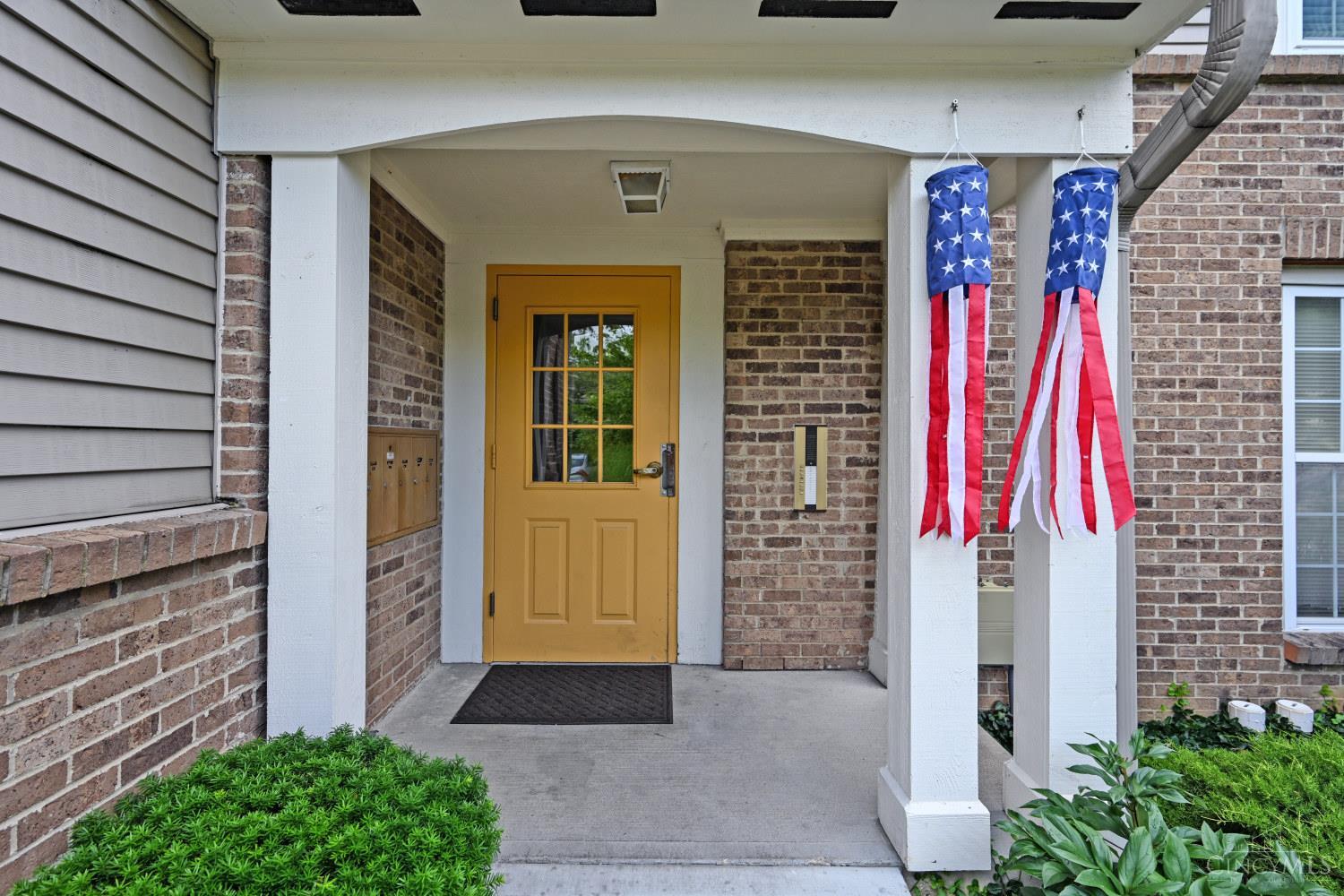 7905 Ramble View, Unit 301 Cincinnati, OH 45231 - Photo 4 of 44