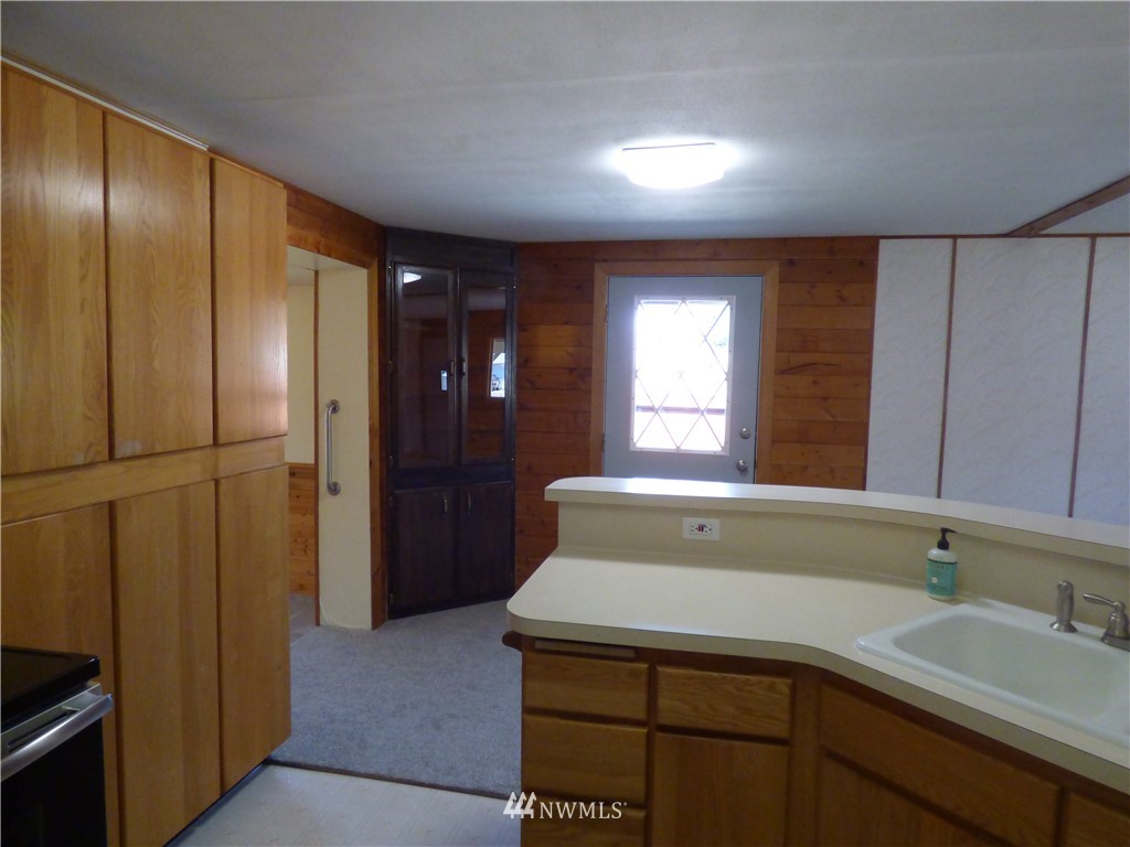 31 Sand Flat Road Omak, WA 98841 - Photo 3 of 31