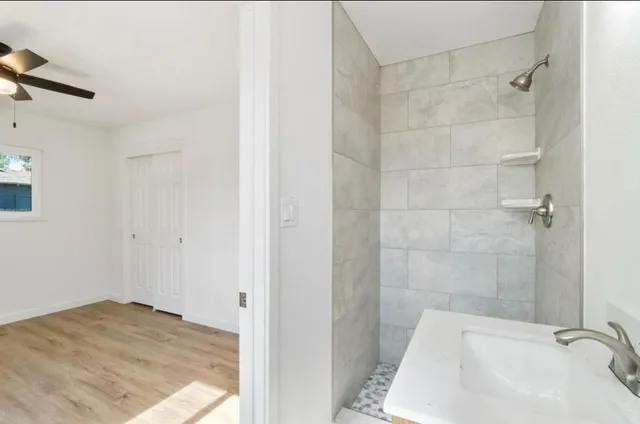 $2,300 | 934 West Alamos Avenue, Clovis, CA 93612