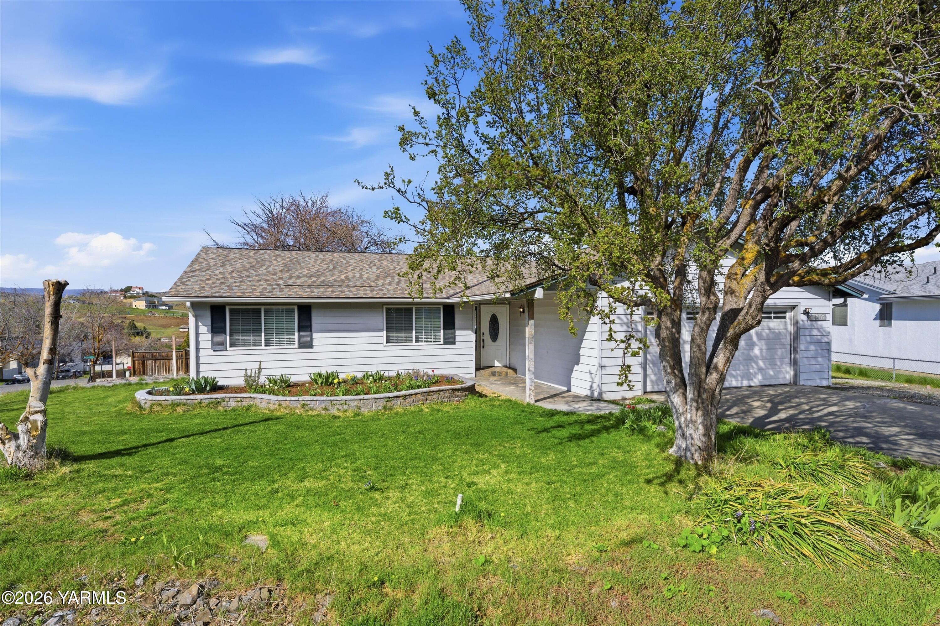 11809 West Bristol Road Yakima, WA 98908 - Photo 3 of 40 03-7R504883