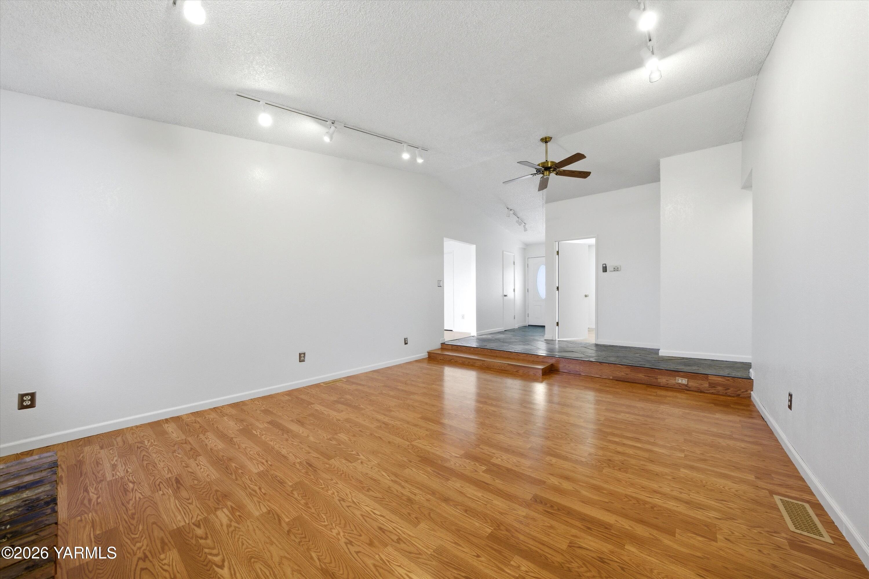 11809 West Bristol Road Yakima, WA 98908 - Photo 8 of 40 08-7R504898