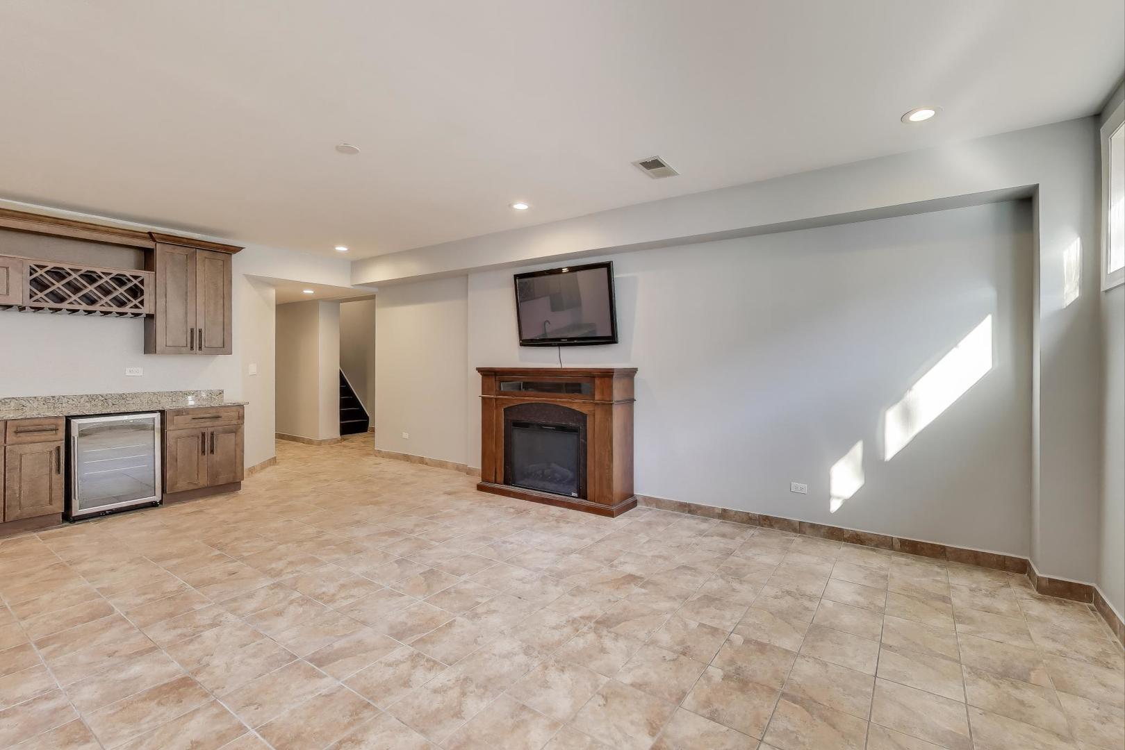 1920 North Springfield Avenue, Unit 1S Chicago, IL 60647 - Photo 24 of 36