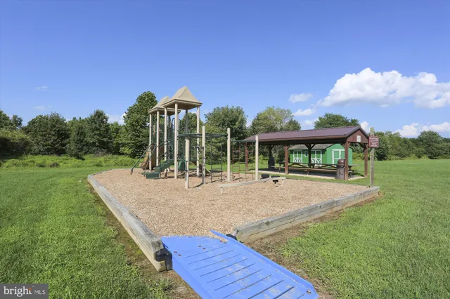 $307,500 | 2500 Coleridge Drive, Unit 2A, Frederick, MD 21702